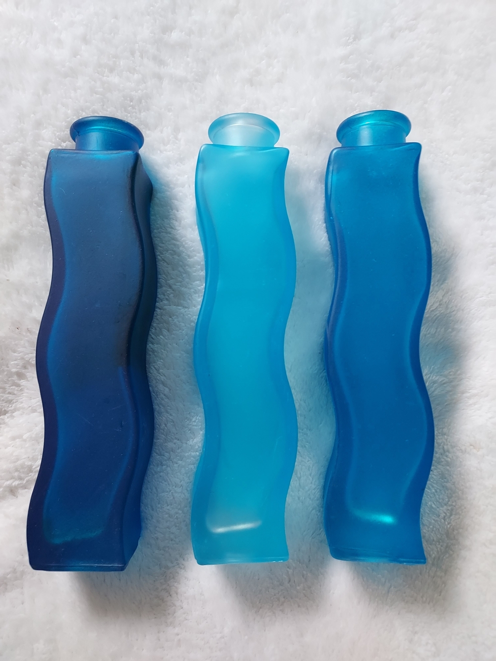Vintage Y2K 1990's IKEA Skamt Curvy Ombre Blue Frosty Glass Bud Vase Art Decor